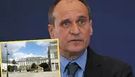 Paweł Kukiz, obok zdjęcie pałacu prezydenckiego