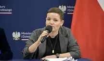 Minister kultury Marta Cienkowska informuje o podpisaniu nowelizacji rozporządzenia dotyczącego opłaty reprograficznej, która rozszerza katalog urządzeń objętych systemem rekompensat dla twórców.