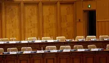 Oto ławy rządowe w Rumunii po głosowaniu w sprawie wotum zaufania, które rząd Bolojana przegrał z kretesem