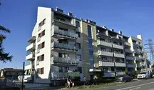 Niemcy masowo wykupują mieszkania w Polsce i wynajmują je Polakom. Blok w Warszawie