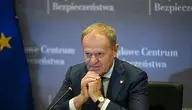 Warszawa, 06.05.2026. Premier Donald Tusk podczas posiedzenia sztabu kryzysowego w KPRM w Warszawie, w związku z pożarem lasów w powiecie biłgorajskim, 6 bm. Pożar w lasach w powiecie biłgorajskim na Lubelszczyźnie wybuchł 5 bm. w godzinach popołudniowych na terenie Puszczy Solskiej, obszaru na którym znajduje się szereg form ochrony przyrody jak rezerwaty przyrody, parki krajobrazowe, obszary sieci Natura 2000, pomniki przyrody czy ochrona gatunkowa roślin i zwierząt. (mr) 