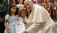 Papież Leon XIV zadzwonił do swojego banku - ale nic nie załatwił, bo pracownica nie uwierzyła, że jest papieżem