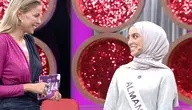 Finalistka Miss Niemiec Büsra Sayed stoi na scenie w hidżabie podczas finału konkursu, wywołując dyskusję o różnorodności i wolności religijnej