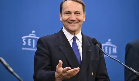 Radosław Sikorski postanowił być "dowcipny". Niestety dla Polski jest on wciąż szefem ważnego resortu