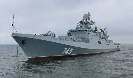 Rosyjska fregata oddała strzały ostrzegawcze do brytyjskiego jachtu na kanale La Manche