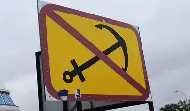 Statek Fitburg podejrzewany o celowe ciągnięcie kotwicy po dnie Bałtyku i uszkodzenie podmorskich kabli, co doprowadziło do międzynarodowego śledztwa i zarzutów wobec rosyjskiego kapitana.
