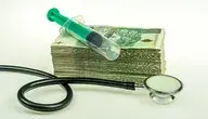Według warszawskiego urzędu miejskiego Kacprzyk miał zwrócić pół miliona do kasy szpitala