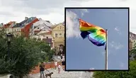 Kolorowa flaga LGBT powiewająca na tle nieba w sercu Lublina,wsparcie samorzadu dla organizacji LGBT,