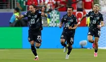 Matias Galarza cieszy się z gola strzelonego Turcji. Później zaliczył jeszcze jedną "zdobycz" w tym meczu 