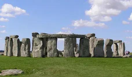 Naukwocy ustalili, że centralny kamień Stonehenge nie został przyniesiony przez lodowce