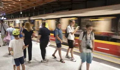 Działania aresztowanego Francuza w warszawskim metrze, były na tyle niepokojące, że został on aresztowany na trzy miesiące. Co chciał zrobić?