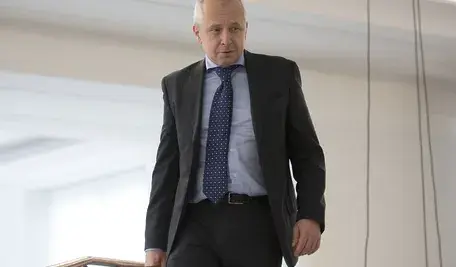 Mecenas Jacek Dubois dzielnie podjął się "mission impossible", czyli przekonania Polaków, że gigantyczne pieniądze należały się Dawidowi Kacprzykowi za jego heroiczną pracę