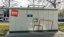 Zmiany w opłatach celnych dla przesyłek spoza UE mogą zostać wykorzystane przez oszustów do rozsyłania fałszywych SMS-ów (smishingu) z linkami wyłudzającymi dane i pieniądze.
