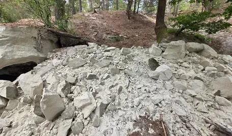 Małe Groty nad Pilicą zniszczone 