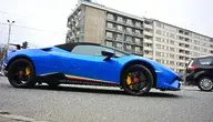 Ukraińska celebrytka Darina Anderzhanova tłumaczy, że nagrania z jej szybkiej jazdy Lamborghini pod Warszawą zostały wygenerowane przez AI, choć sprawą zajmuje się już policja.