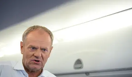 Donald Tusk zaskoczył wszystkich, gdy nagle zaczął mówić iż rozumie i popiera reakcję prezydenta Karola Nawrockiego w sprawie odebrania Orderu Orła Białego Wołodymyrowi Zełeńskiemu