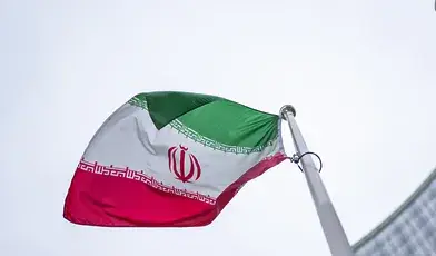 Reprezentacja Iranu zmaga się z problemami wizowymi przed mistrzostwami świata 2026 w USA, co wymusza organizacyjne zmiany dotyczące pobytu i przygotowań drużyny.