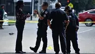 Policjanci zabezpieczający miejsce zbrodni