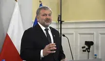 Minister sprawiedliwości Waldemar Żurek zapowiedział możliwość ponownego złożenia wniosku o Europejski Nakaz Aresztowania wobec Zbigniewa Ziobry po odmowie sądu.