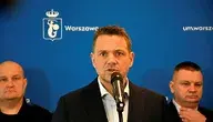 Prezydent Warszawy Rafał Trzaskowski podczas konferencji prasowej