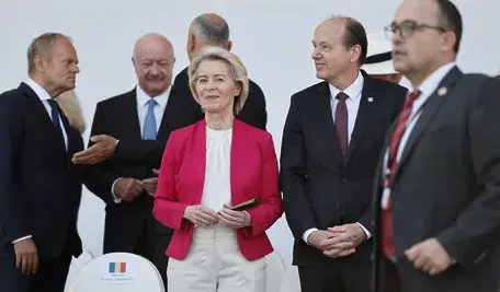 Szefowa KE i nieformalna "władczyni absolutna" Unii Europejskiej będzie zwalczać rasizm, ale tylko wobec czarnych, Azjatów czy muzułmanów