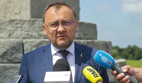 Ambasador Ukrainy w Polsce Wasyl Bodnar podczas wypowiedzi dla mediów