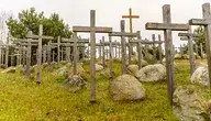 Symboliczny cmentarz - Pomnik Ofiar Obławy Augustowskiej w Gibach