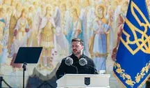 Kijów, Ukraina, 15.07.2026. Prezydent Ukrainy Wołodymyr Zełenski przemawia podczas uroczystości z okazji Dnia Państwowości Ukraińskiej , 15 bm. przed Soborem św. Michała o Złotych Kopułach w Kijowie. (aldg) PAP/Vladyslav Musiienko