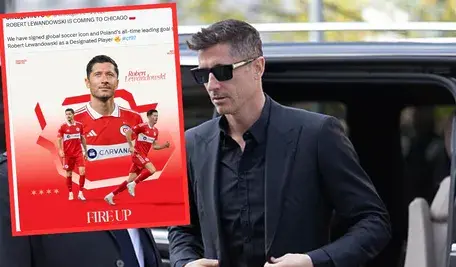 Robert Lewandowski wysiadający z samochodu