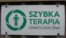biała tablica z napisem: Szybka terapia onkologiczna