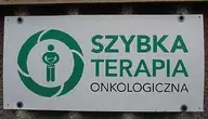 biała tablica z napisem: Szybka terapia onkologiczna