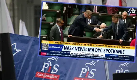 Politycy PiS podający sobie ręce na sali sejmowej