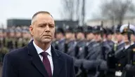 Karol Nawrocki prowadzi w najnowszym rankingu zaufania CBOS, podczas gdy Donald Tusk i Rafał Trzaskowski odnotowali wyraźny spadek zaufania wśród badanych.