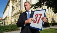 Przemysław Czarnek na konferencji prasowej przed siedzibą Kancelarii Premiera w Warszawie