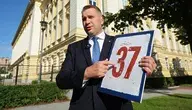 Przemysław Czarnek na konferencji prasowej przed siedzibą Kancelarii Premiera w Warszawie