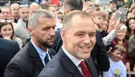 Większość Polaków poparła decyzję Karola Nawrockiego o odebraniu Orderu Orła Białego Wołodymyrowi Zełenskiemu, jednocześnie opowiadając się za dalszą współpracą z Ukrainą.