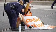 Takie akcje to już podobno przeszłość. Następcy "Ostatniego Pokolenia" nie chcą już uprzykrzać życia zwykłym ludziom, a nękać bogatych i wpływowych