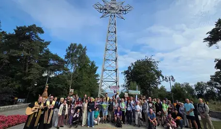 Krzyż Nadziei nad Bałtykiem i cel pod Jasną Górą. Ruszyła najdłuższa pielgrzymka w kraju