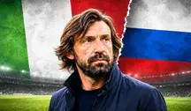 Andrea Pirlo na tle flag Włoch i Rosji w związku z kontrowersjami wokół współpracy z Fonbet
