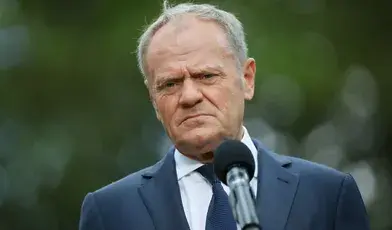 Donald Tusk podczas konferencji prasowej przyznał istnienie saloniku VIP 