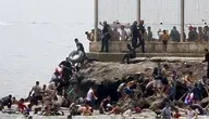 Gdy migrant sforsuje płot, można go natychmiast wypchnąć z kraju. Gdy przypłynie do plaży, podlega przewlekłej procedurze azylowej - taki wyrok hiszpańskiego Sądu Najwyższego sprowadził  kryzys humanitarny na Ceutę