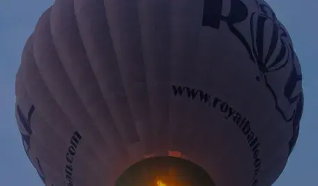 W Słupskim Młynie pilot balonu wyskoczył, a pasażerki wypadły z kosza, balon bez załogi odleciał