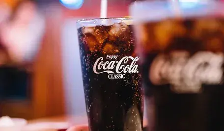 Włoski mnich znalazł w klasztornym archiwum recepturę napoju, który miał bardzo podobny skład do pierwszej Coca-Coli