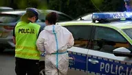 Funkcjonariusze policji podczas prac na miejscu zdarzenia w Skawinie