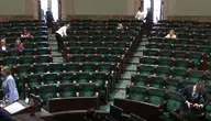 Podczas pierwszego czytania prezydenckiego projektu ustawy o penalizacji banderyzmu, gdy odczytywano uzasadnienie dotyczące rzezi wołyńskiej, ławy koalicji rządzącej były niemal puste, co wywołało falę oburzenia.