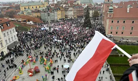 W 2025 roku w Polsce po raz trzeci z rzędu wzrósł odsetek osób zagrożonych ubóstwem relatywnym, co wskazuje na pogłębianie się nierówności konsumpcyjnych mimo ogólnej poprawy warunków życia.