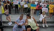 Demonstracja spotkanie ukraincow na placu zamkowym z okazji Dnia Niepodleglosci Ukrainy Fot. Andrzej Wiktor