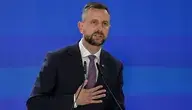 Minister obrony Władysław Kosiniak-Kamysz podczas konferencji prasowej w Warszawie przedstawia listę polskich donacji dla Ukrainy
