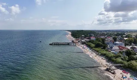 Na plażach w gminie Władysławowo stanęły stojaki życia