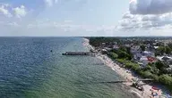 Na plażach w gminie Władysławowo stanęły stojaki życia